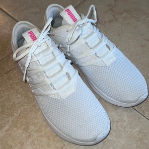 WOMENS PUMA SNEAKERS